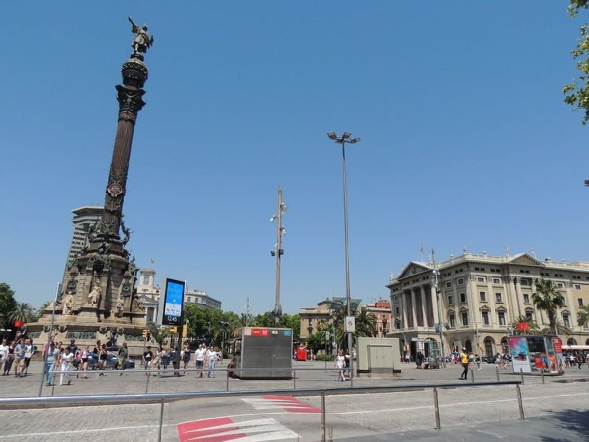 バルセロナに戻る。
コロンブスはイタリア人だけど、スペイン人は最も侵略性の...