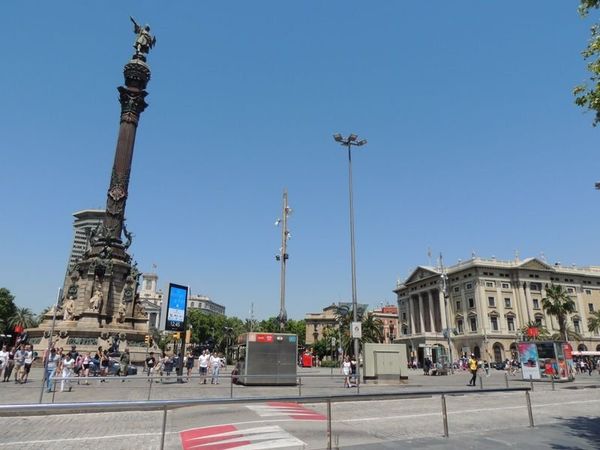 スペイン・バルセロナ「2017年 カタルーニヤ　イビサ」の写真：バルセロナに戻る。
コロンブスはイタリア...