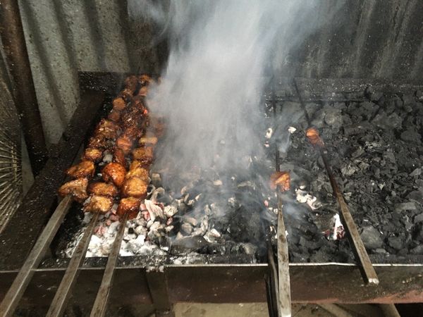 ネパール・カトマンズ「ネパール」の写真:イラムで美味しかった、豚のセクワ、ナバナ...