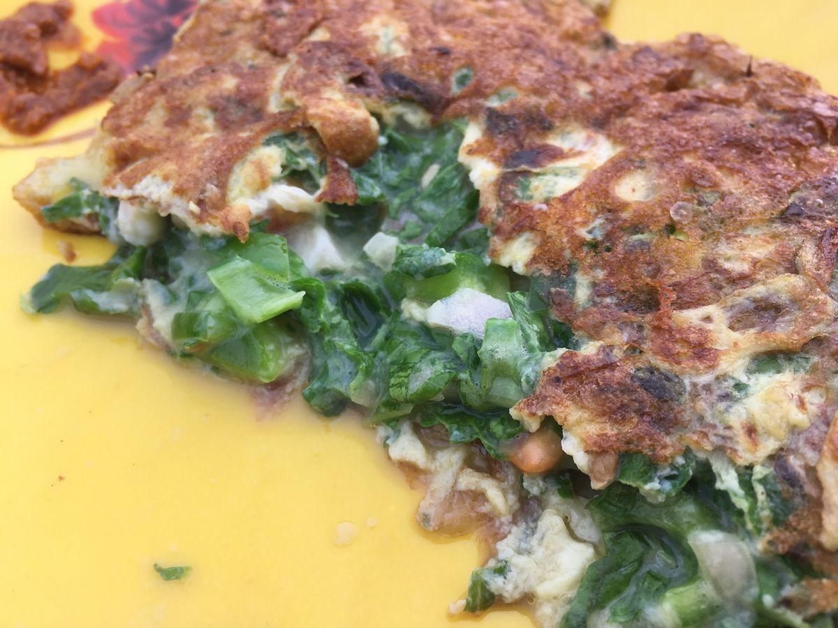 イラムで美味しかった、豚のセクワ、ナバナ入りオムレツ、干し水牛のスクティ、...