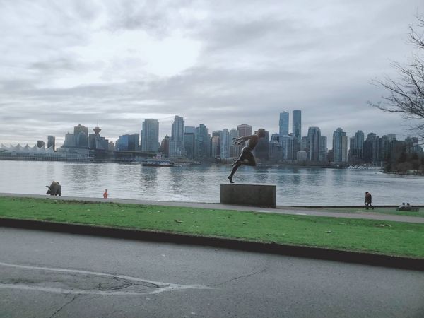 カナダ・バンクーバー「〜バンクーバー〜TimHortonsでカナダ在住のフリしがち🇨🇦」の写真:公園というか街