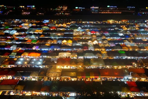 タイ・バンコク「タイ旅行」の写真：💁‍♀️タラートナット・ロットファイ・ラ...