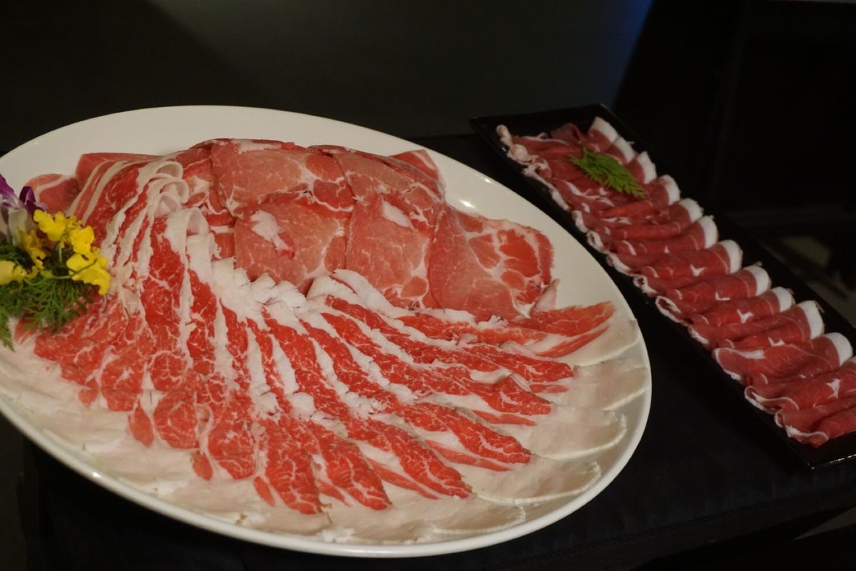 💁‍♀️無老鍋の火鍋
私は白湯スープの方が好きだった！
お肉は色んな種類食...