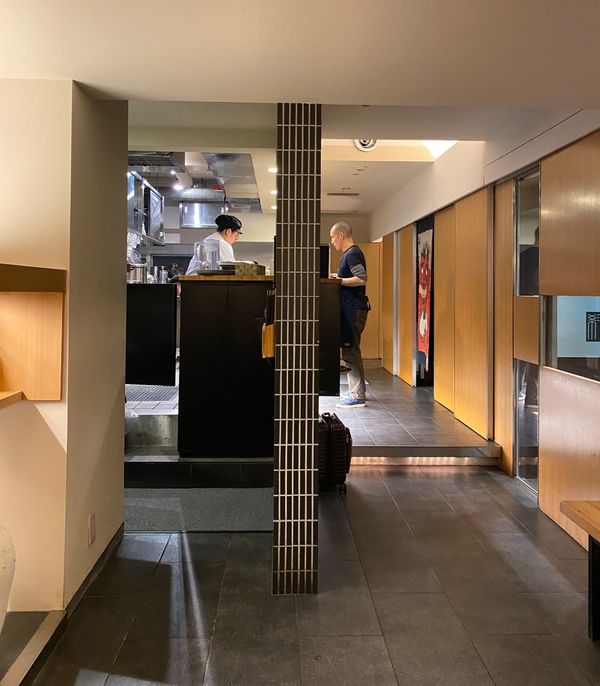 日本・東京「地獄の東京出張」の写真：希須林🍜とサイタブリアバー🍹へ

話が盛...