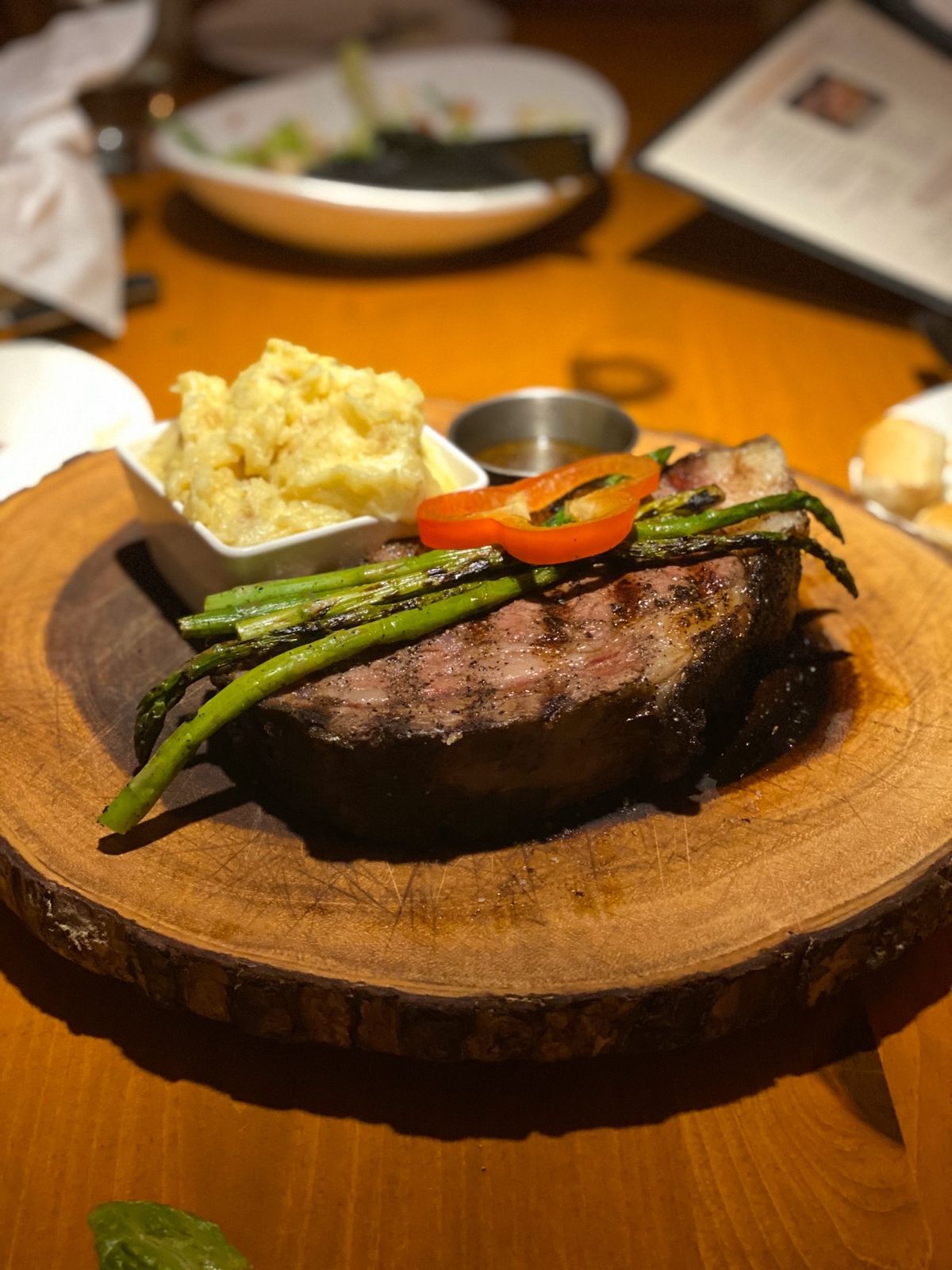 「いやすめ」大竹さんとご飯。

Nami Hanaというハワイ幻の焼酎をい...