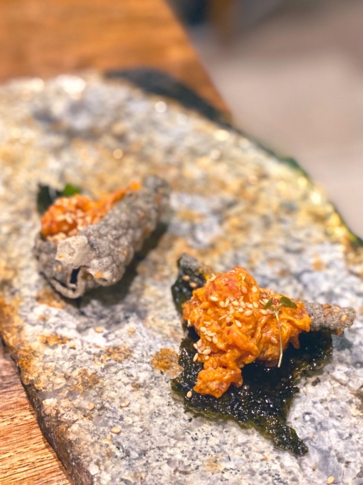 ワイキキのロイヤルハワイセンターにあるアイランドビンテージコーヒーの隣に『...