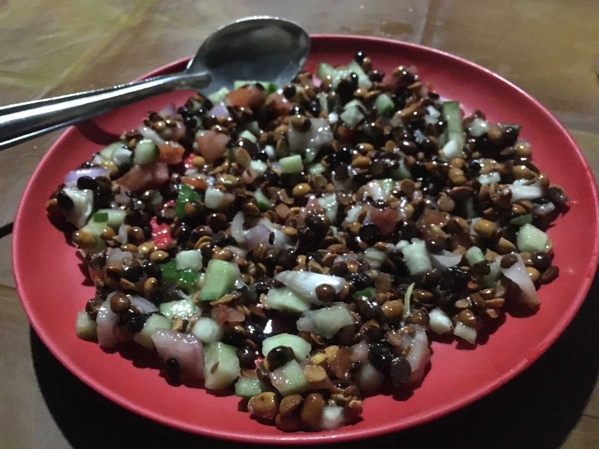 ヒレ、とても落ち着いて雰囲気の良いネパール版小料理屋(写真1, 2)、美人...