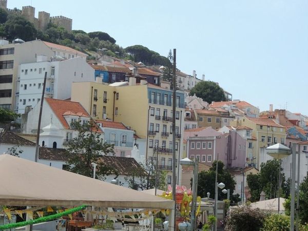 ポルトガル・リスボン「2017年 リスボン」の写真：宿を出、街の中心まで行ってみる。街の様子...