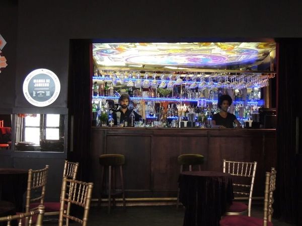 ポルトガル・リスボン「2017年 リスボン」の写真：船員の旅籠屋を改装して作たというバー。
...