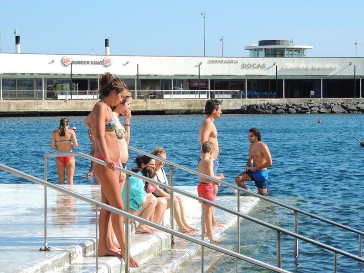 海にプール施設がついてた。