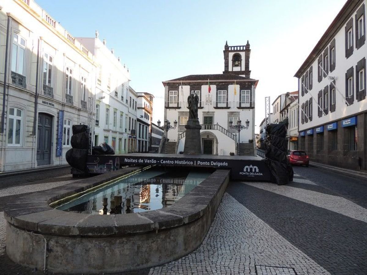 海にプール施設がついてた。