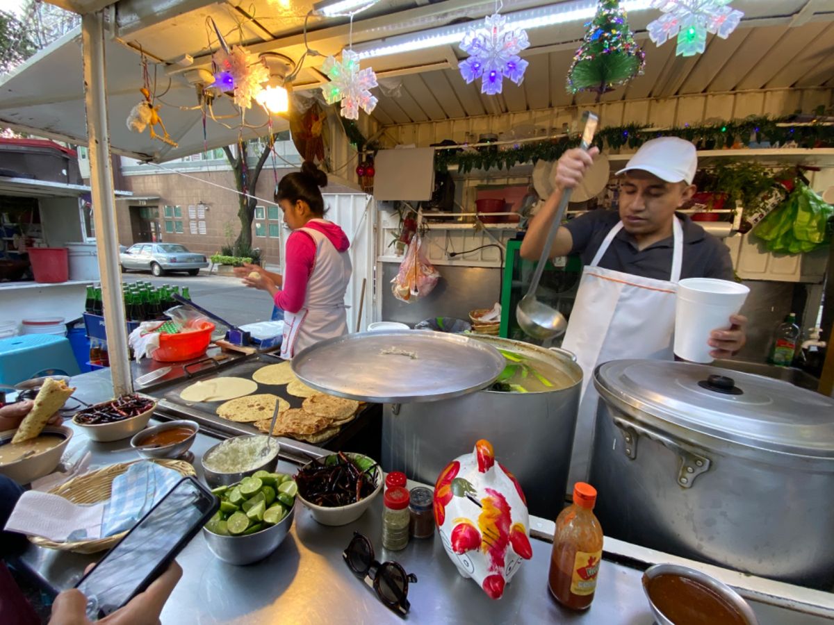 ここのチキンのスープはめっちゃ美味しい！
朝ごはんにピッタリ☺️

スープ...