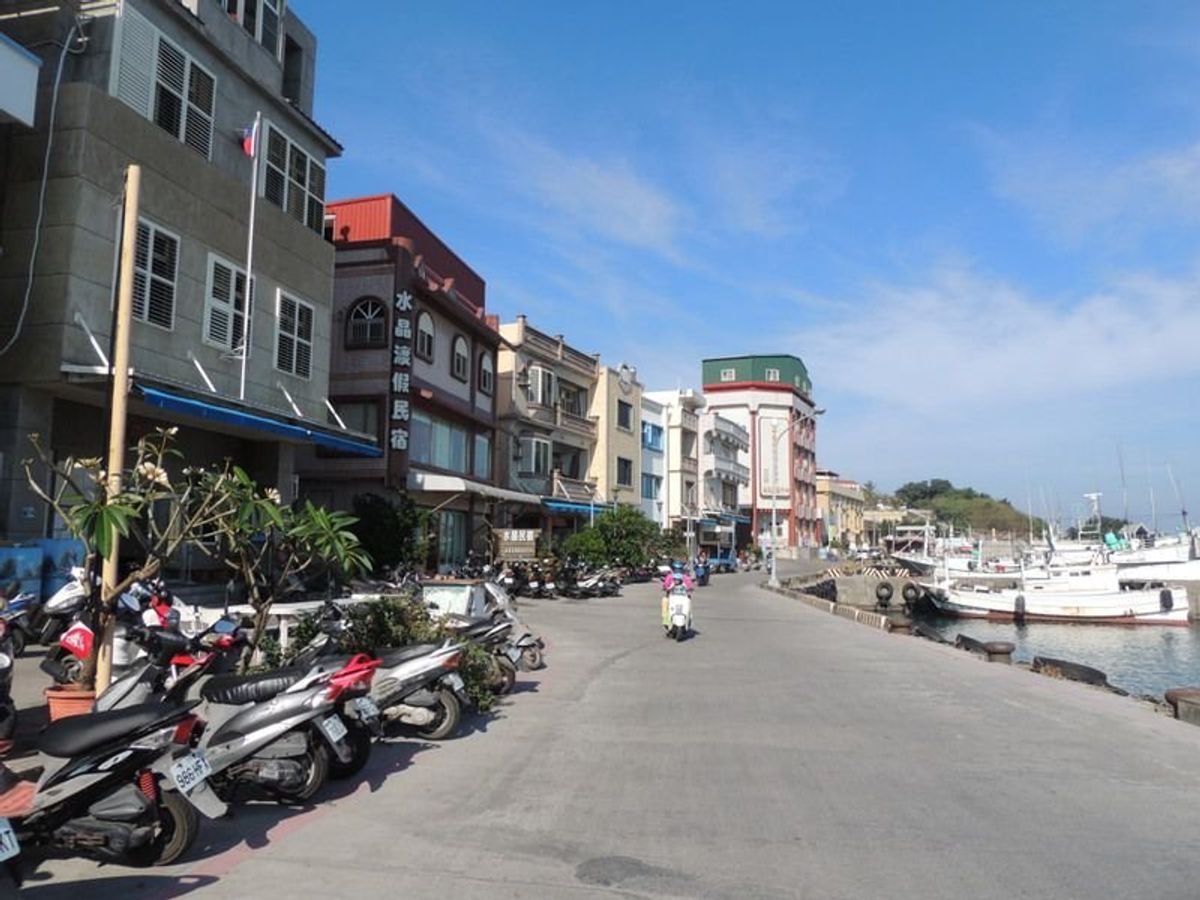 宿のオーナー
とても明るい。
街で偶然会って唐揚げをおごってくれた。