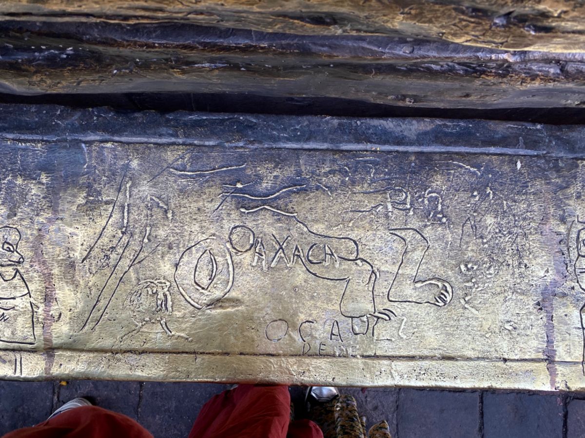 ベジャス・アルテス宮殿の近くの古本市

海外の古本ってなんかオシャレな雰囲...