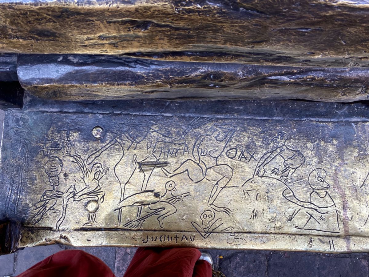 ベジャス・アルテス宮殿の近くの古本市

海外の古本ってなんかオシャレな雰囲...