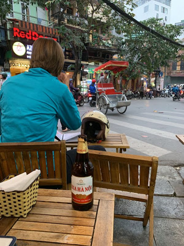 ベトナム・ハノイ「20200110_Hanoi」の写真：ハノイにはいたるところにカフェが。ビール...