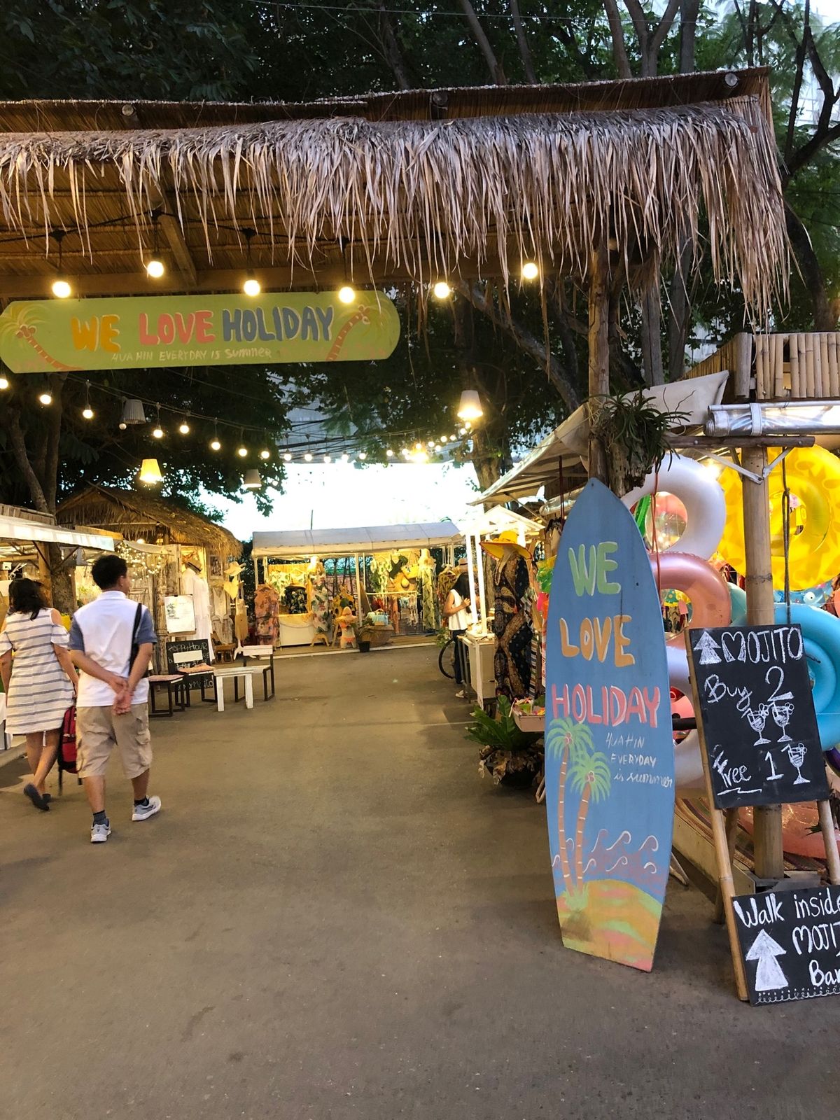 シカダマーケット
オシャレなものがたくさん❗️