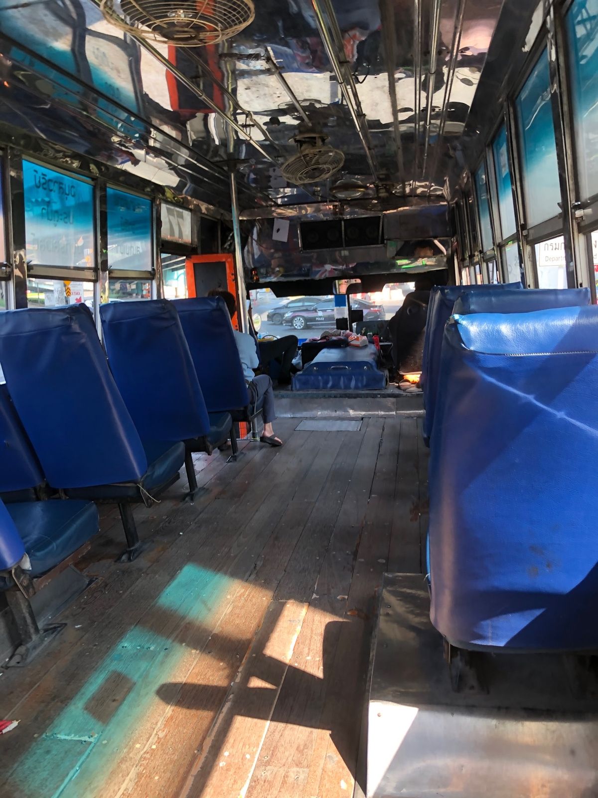 市内移動は、ほぼ市バス。今は、VIA BUSっていうアプリがめちゃくちゃ便...