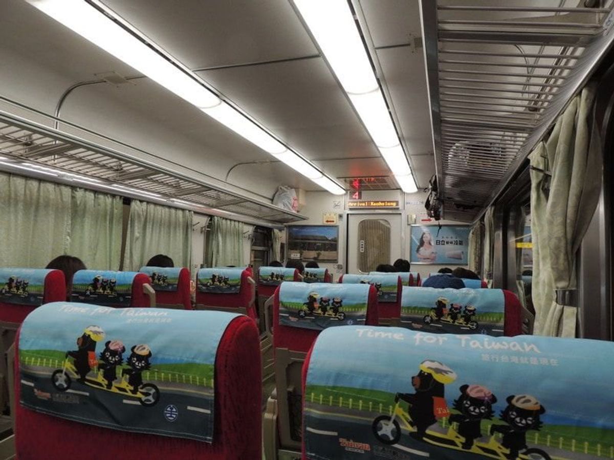 花蓮行列車で台南へ向かう。
