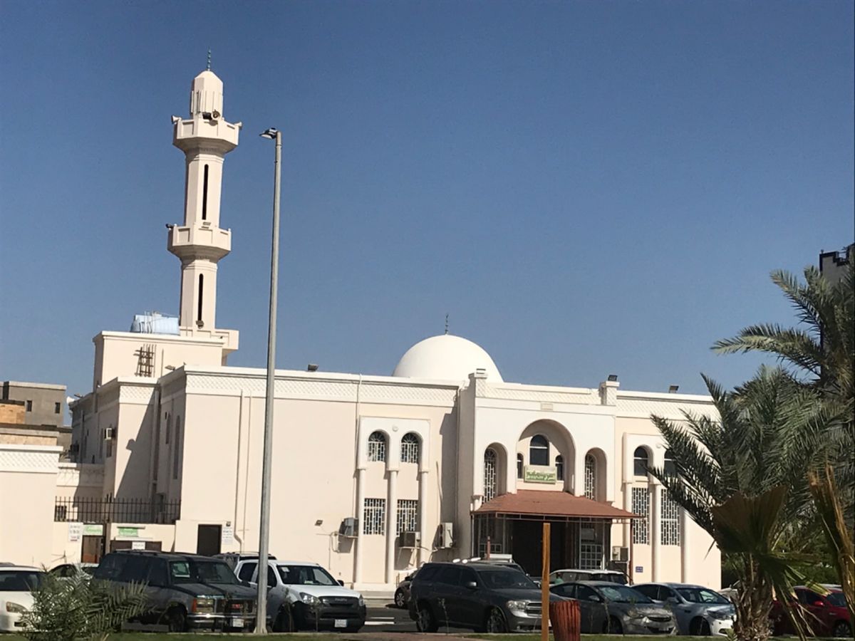 12時ごろ、モスク🕌からお祈りの声。
そしてお店はその間の時間は閉まってい...