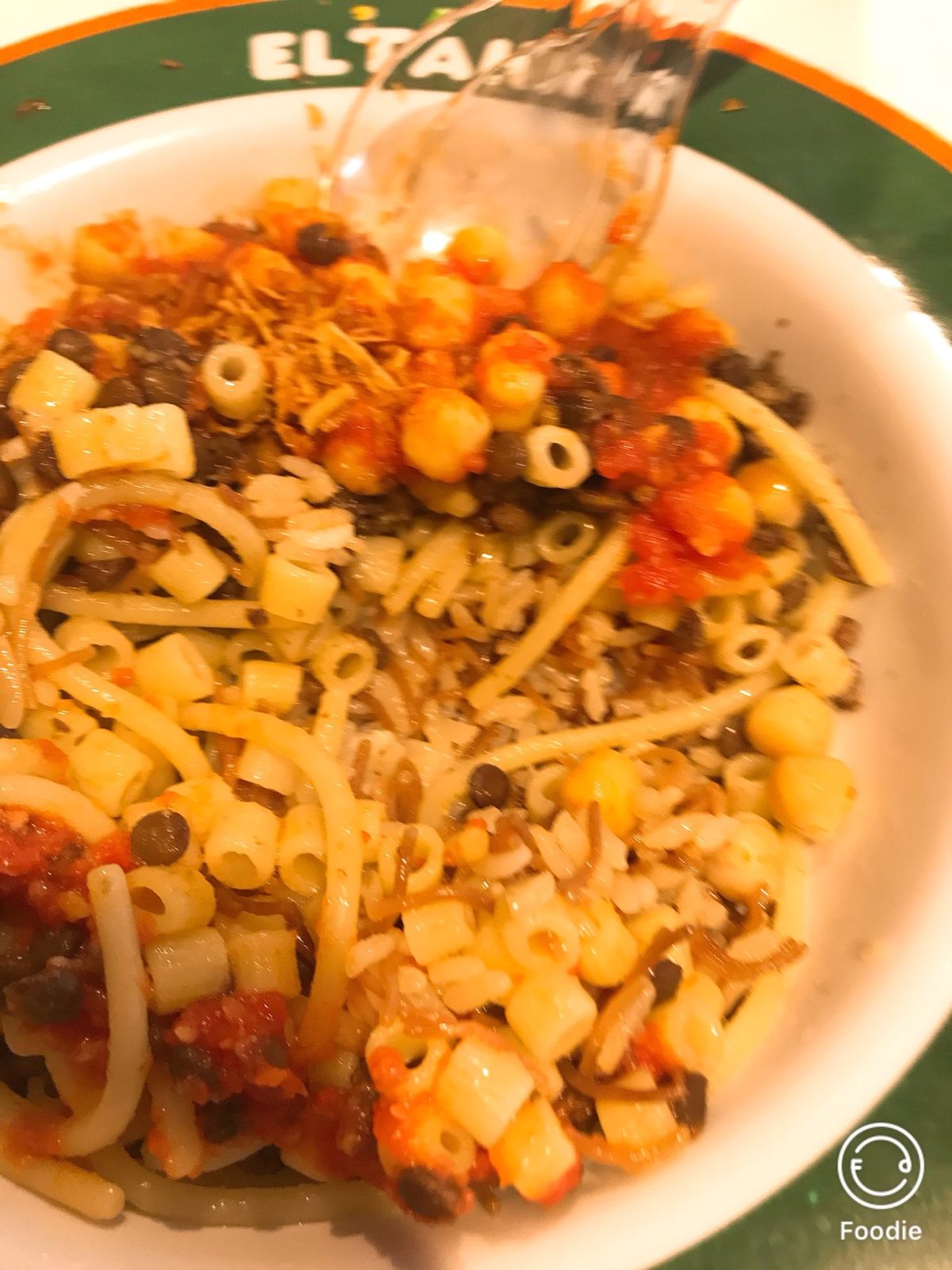 ファミレスみたいなお店で昼食。
そばめしみたいな感じでパスタとお米？っぽい...