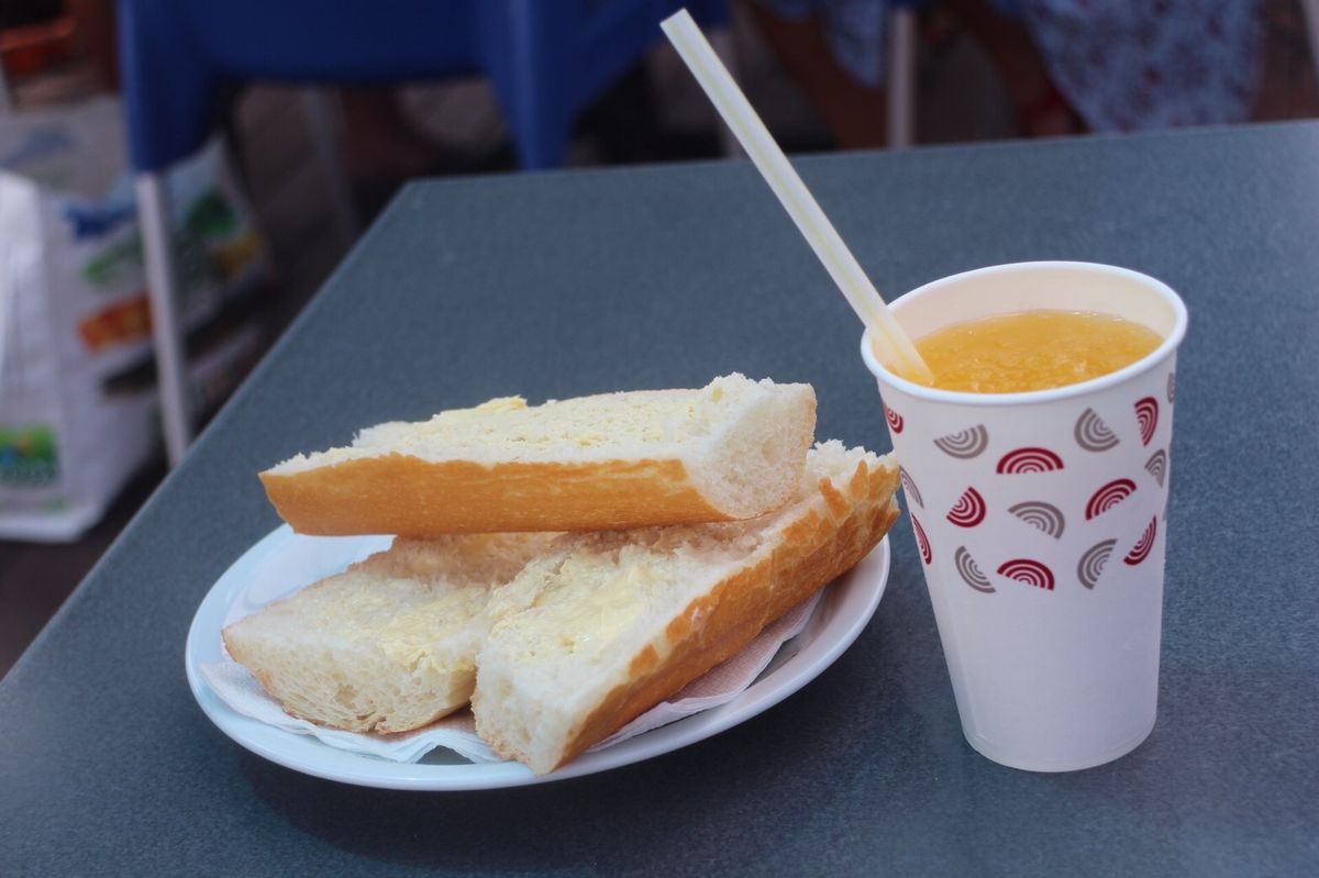 12/31 ヌメア
頑張って早起きして、バスで朝市のマルシェへ。
チョコデ...