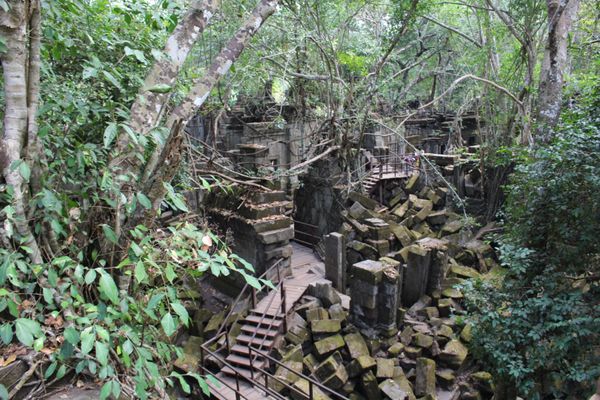 カンボジア・アンコールワット、アンコールトム、「カンボジア🇰🇭」の写真：ベンメリア
ラピタのような風景が見れます...