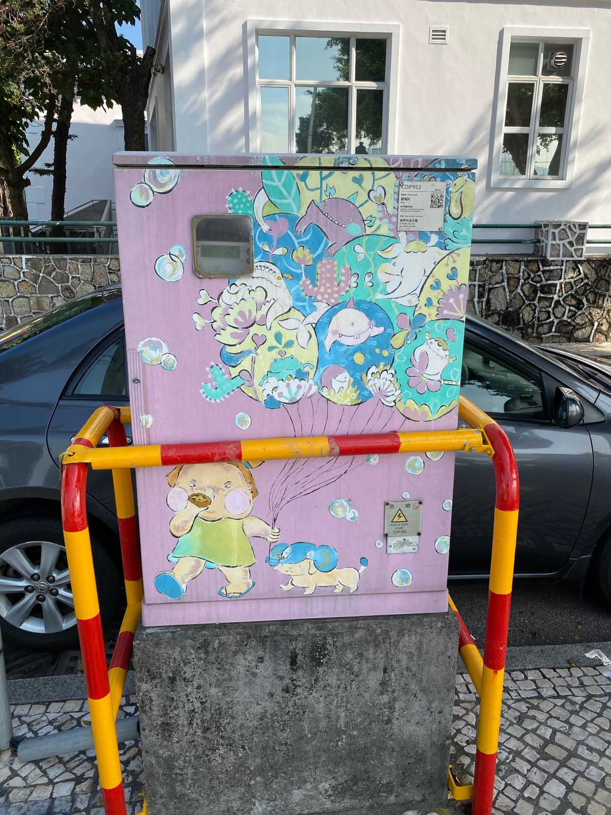 聖フランシスコ・ザビエル教会へ
街の至る所にアートがあって、それを見ると、...