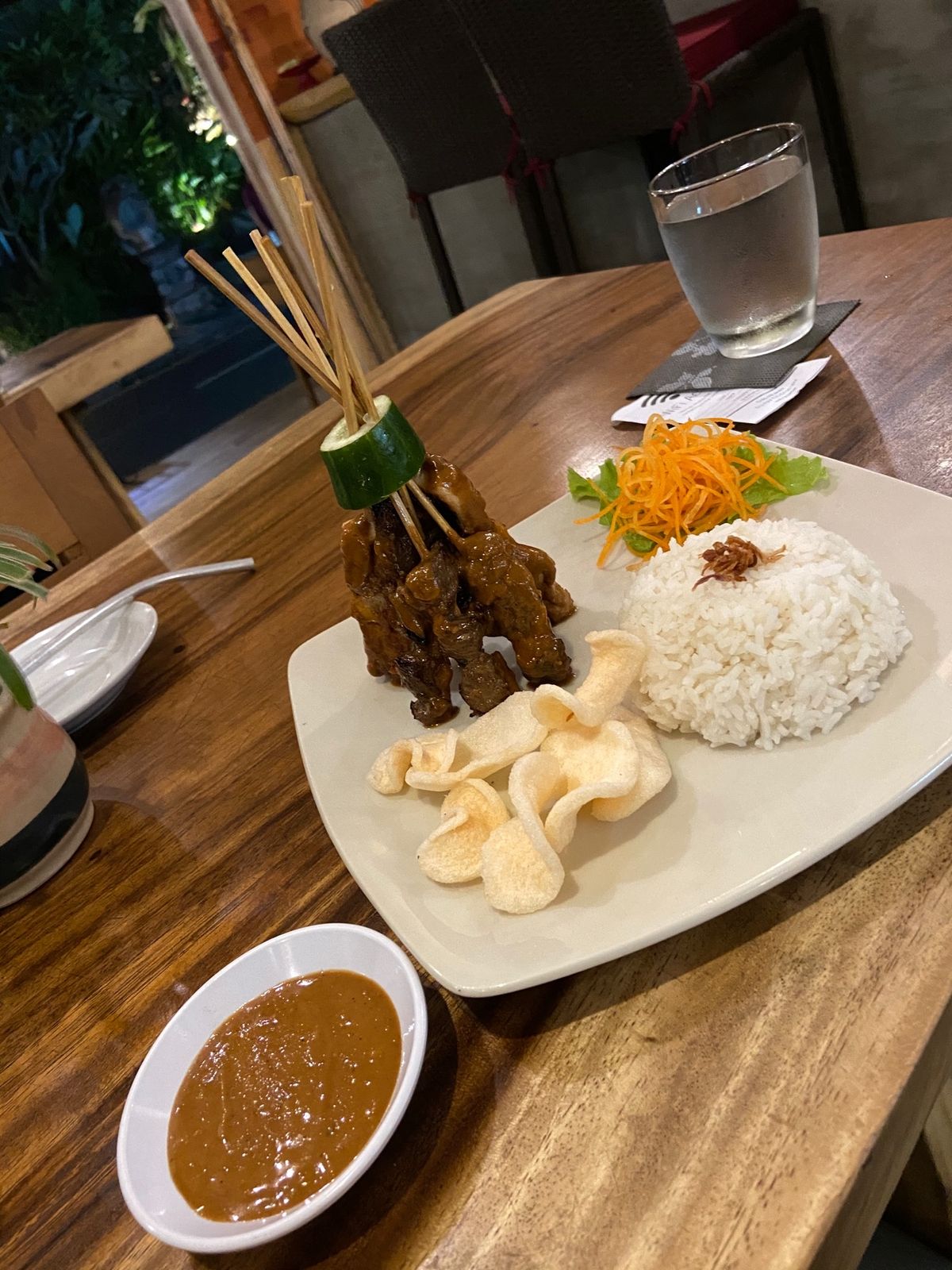 サテ食べまくりww
4枚目が一番美味しかったなー。