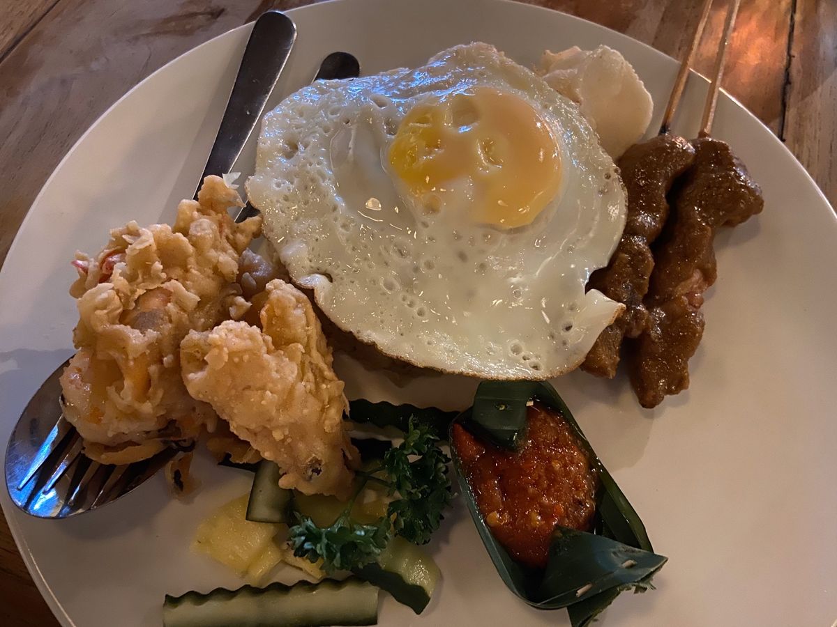 インドネシアと言えば、ミーゴレンとナシゴレン。
ジャンクフード好きにはたま...