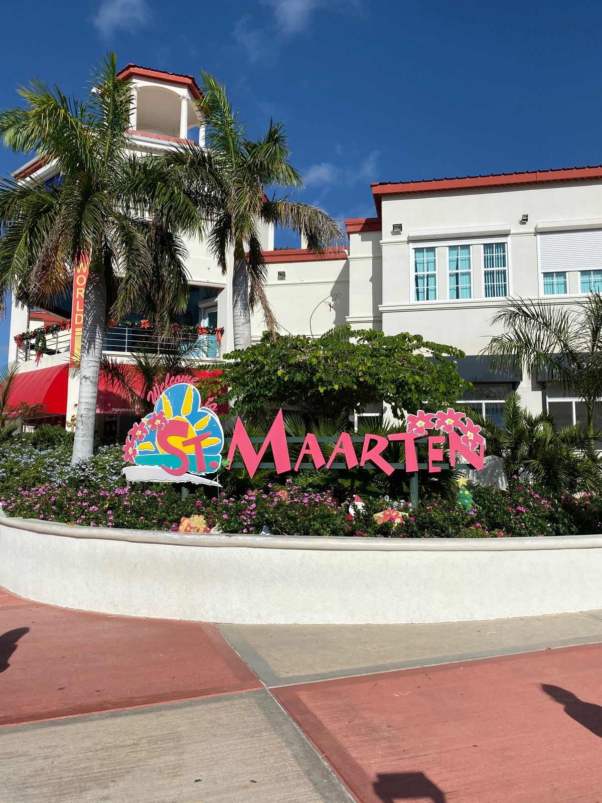 マホビーチで頭上を飛んでく飛行機見てテンション上がりました。
着陸時間はサ...