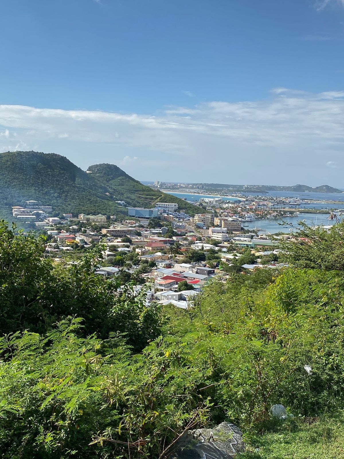 マホビーチで頭上を飛んでく飛行機見てテンション上がりました。
着陸時間はサ...