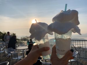 朝5時前にロープウェイで雲海テラスへ！
最高のコンディションでの雲海発生に...