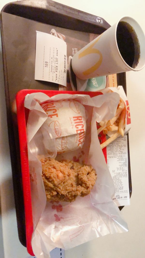 フィリピン・マニラ「マニマニマニラ」の写真：食事たち
似たようなのしか食べてない笑