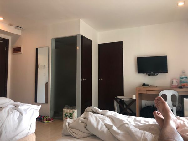 フィリピン・セブシティ「2020年 セブ島英語留学」の写真：我々のホテル寮。普通の寮と違って酒持ち込...