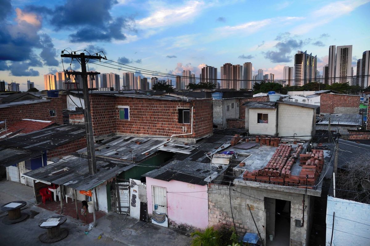 ブラジルのレシフェはリゾート地ながら 治安も悪い大都市である。トランジット...