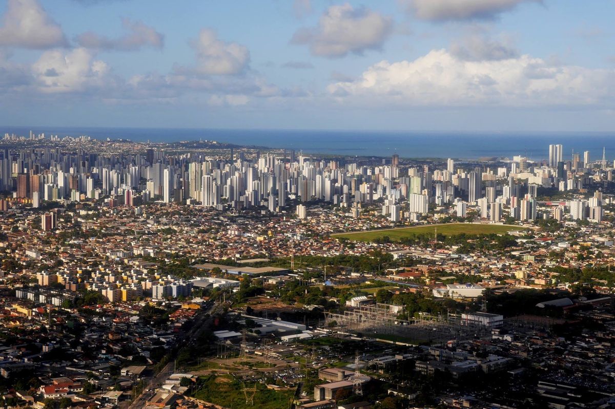 ブラジルのレシフェはリゾート地ながら 治安も悪い大都市である。トランジット...