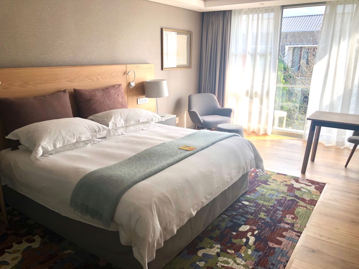 The Vineyard hotel

ペンギン調査のメンバーと合流する1...