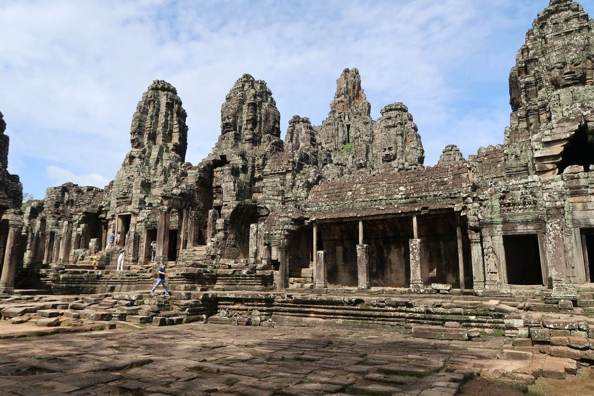 バイヨン。この大きな顔は迫力満点！