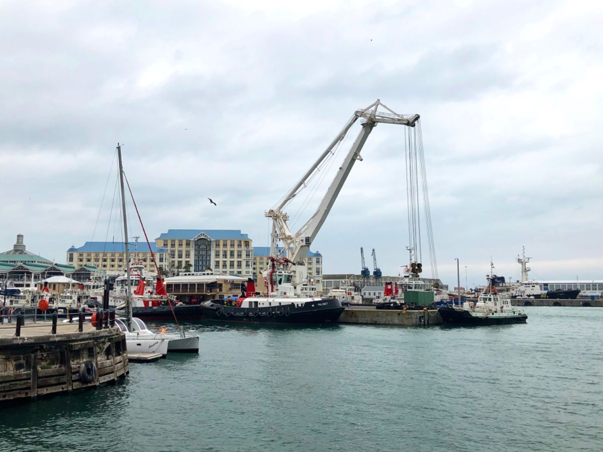 初めてチーム員と合流の日
目印はこのクロックタワー🗼

私が到着するとトバ...