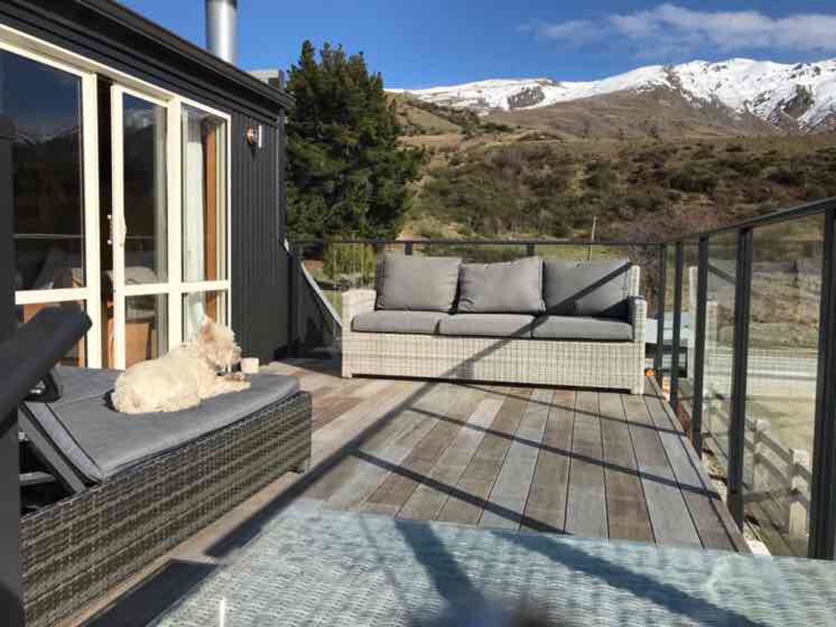 クイーズタウンからクラウン山脈を越えるクラウン・レンジ・ロードからカードロ...