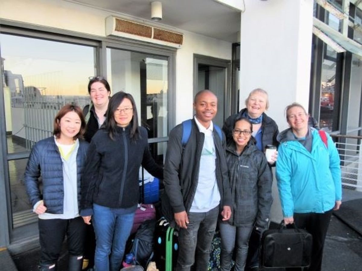 4日目の朝、やっと、やっと、やっとロベン島行きの⛴が出航🙌
私達はペンギン...