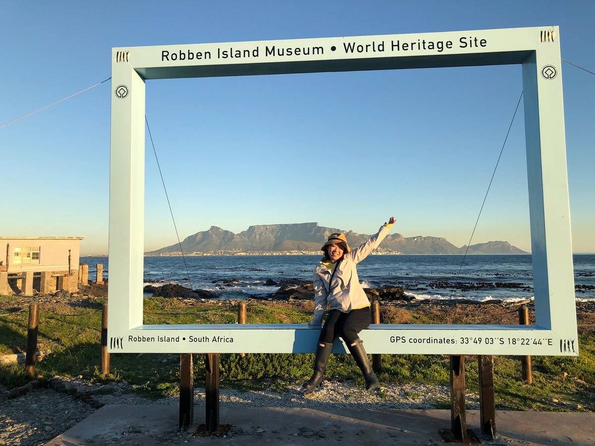 初日のタスクが終わった後に
みんなで集合写真

ここはロベン島ツアーの人達...