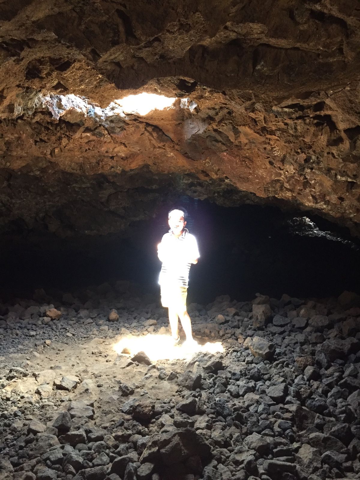 この日はまずマウナラニにあるパワースポットでパワーを戴きに✨
溶岩が通った...