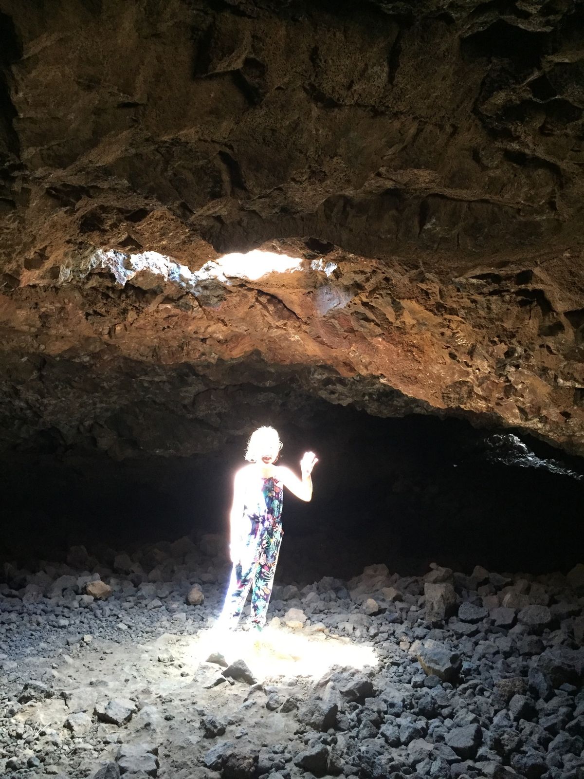 この日はまずマウナラニにあるパワースポットでパワーを戴きに✨
溶岩が通った...