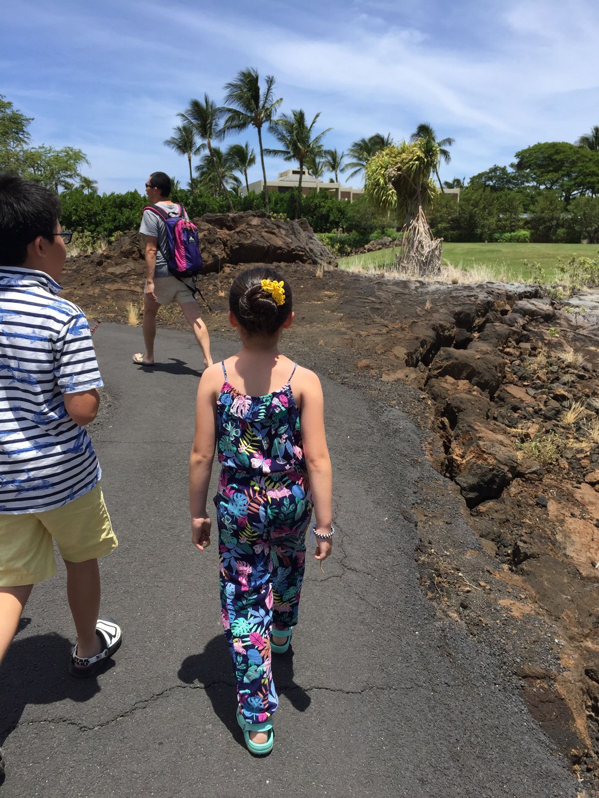 この日はまずマウナラニにあるパワースポットでパワーを戴きに✨
溶岩が通った...