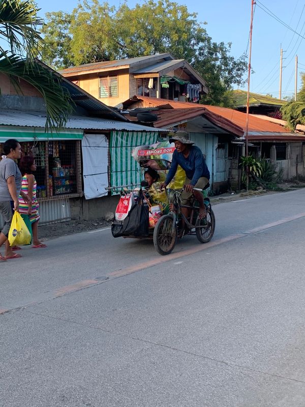 フィリピン・ナルスアン島「セブ島・ジンベイザメとシュノーケリング」の写真:フィリピンの街並み♡
