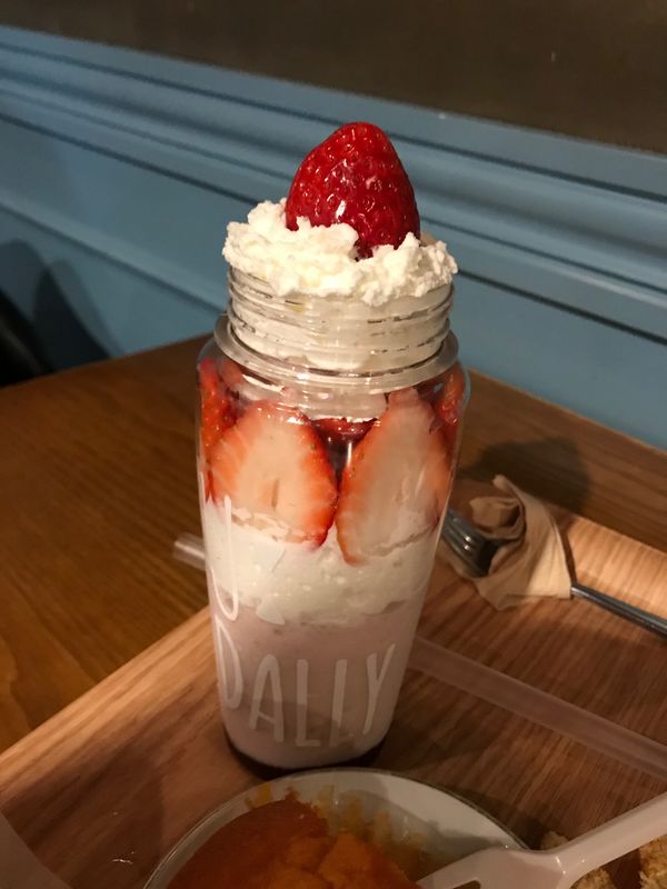 大韓民国 (韓国)・釜山「釜山」の写真：田浦珈琲街にあるカフェでひと休み。
ボト...