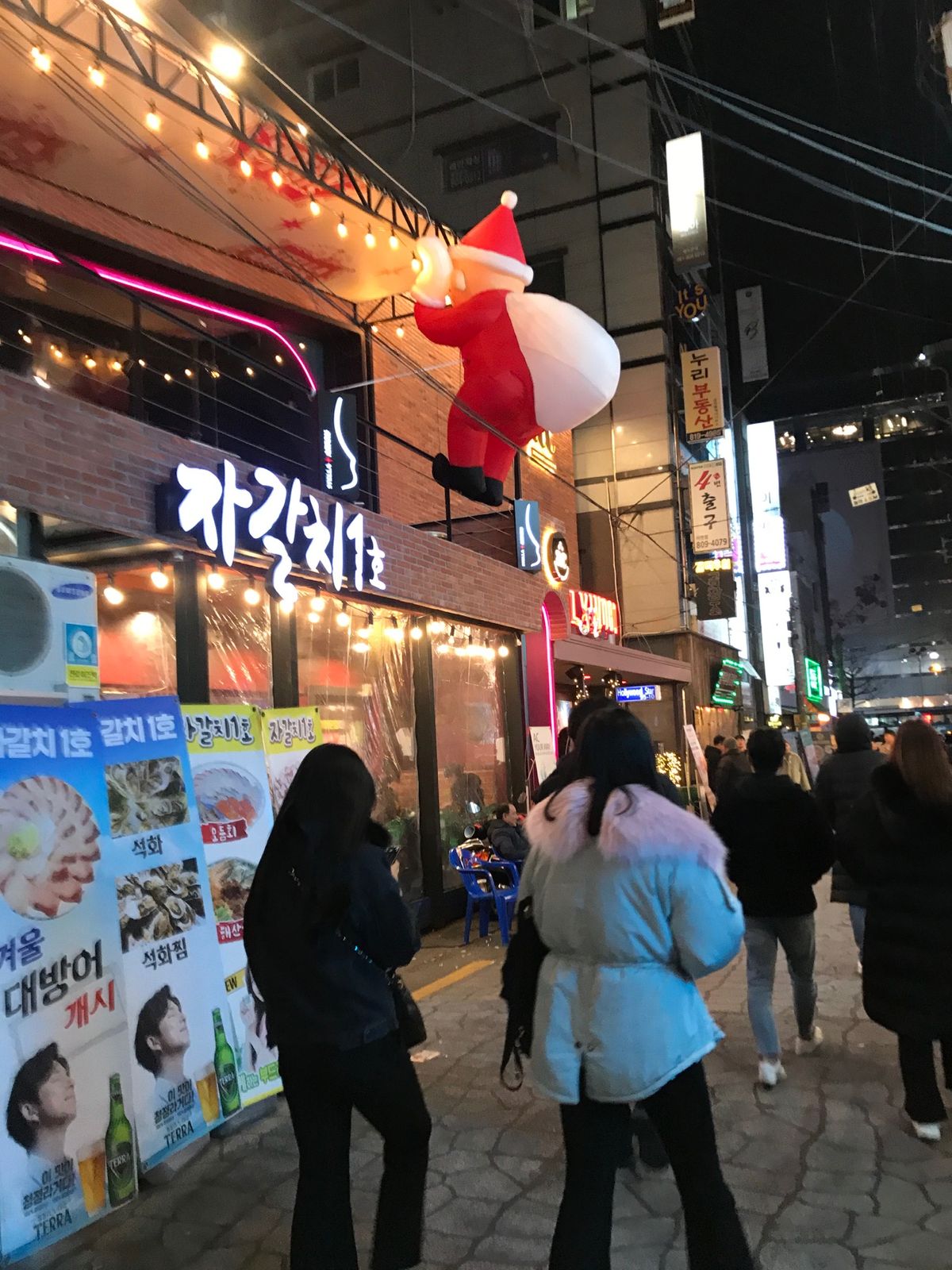 西面の街をぶらぶら散策。