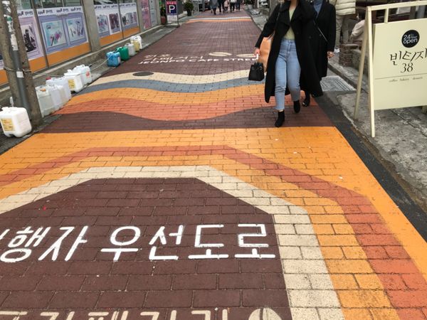 大韓民国 (韓国)・釜山「釜山」の写真：田浦珈琲街